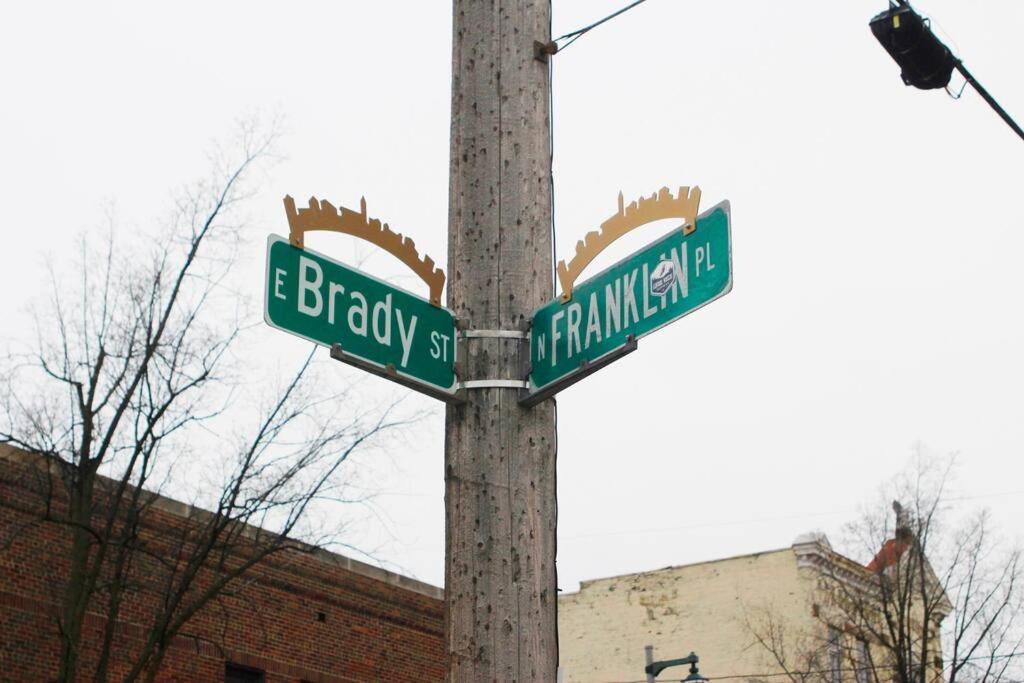 Renovated Brady St. Classic Milwaukee Ngoại thất bức ảnh